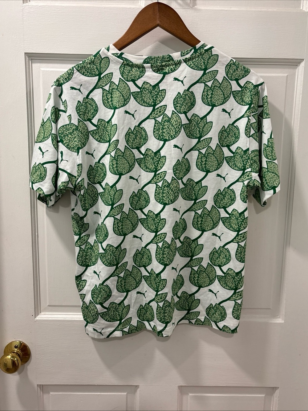 Puma Women’s ESS+ Blossom AOP Lounge Set Archive Green Size S Shorts & T-shirt - Picture 12 of 13